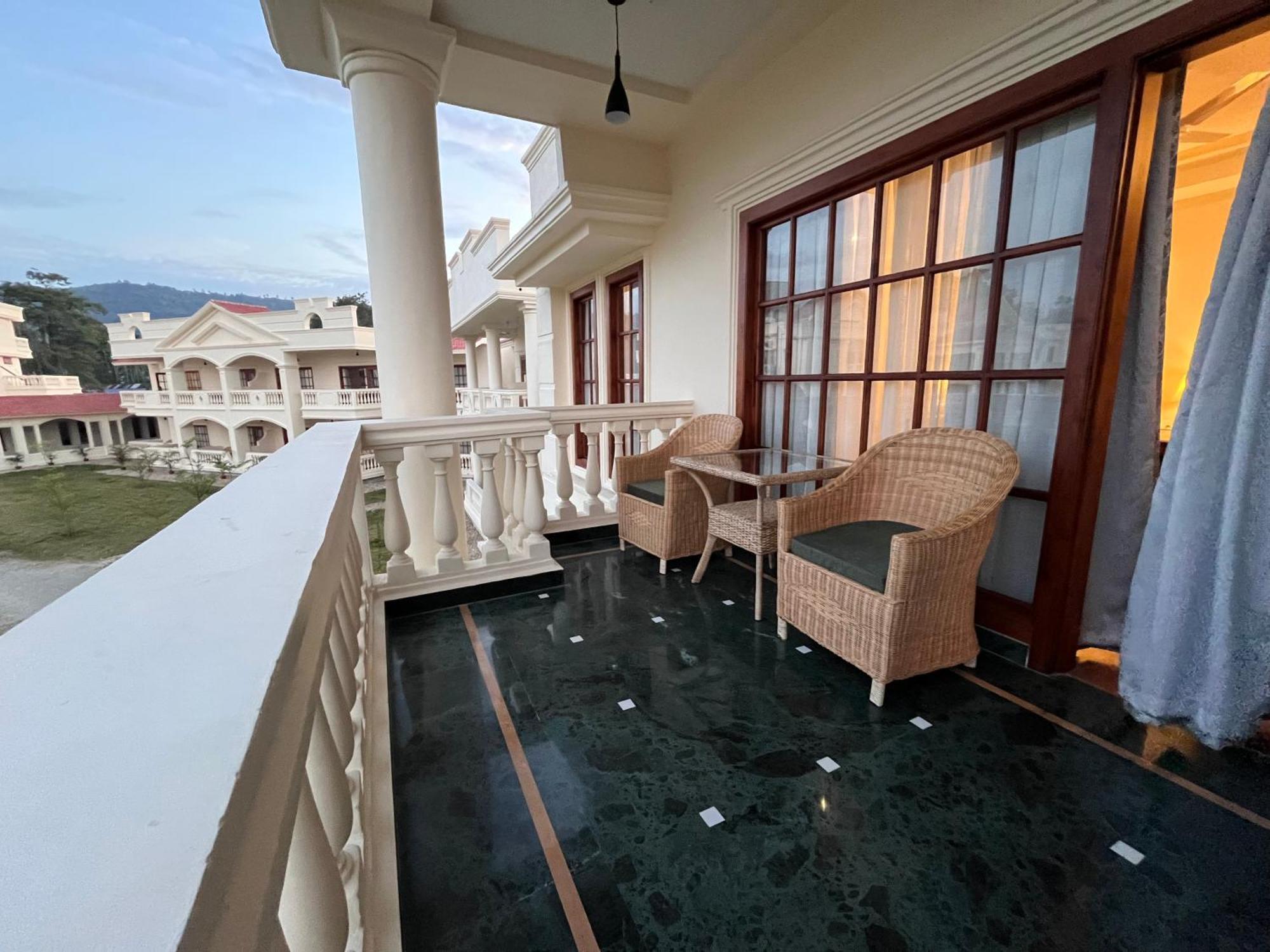 Royale De' Casa Resort Kāziranga Exterior foto